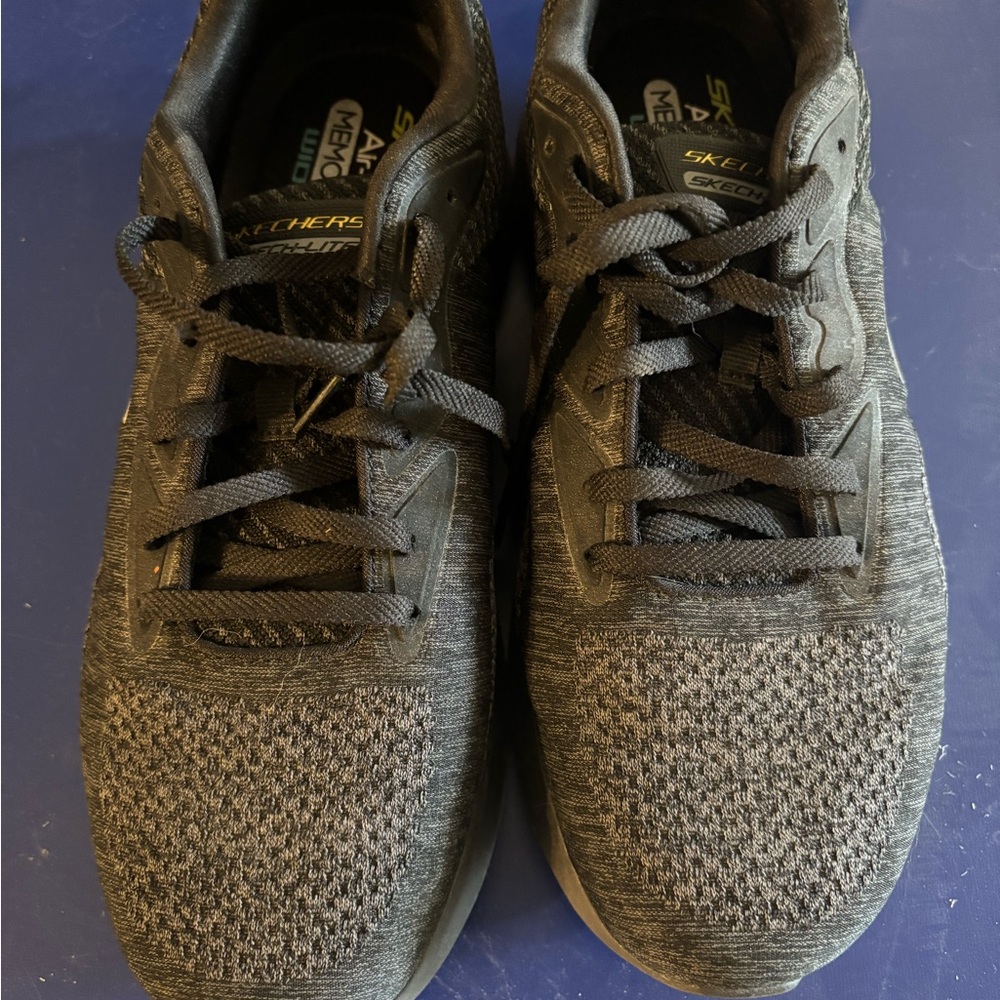 Wide fit memory foam sketches shoes